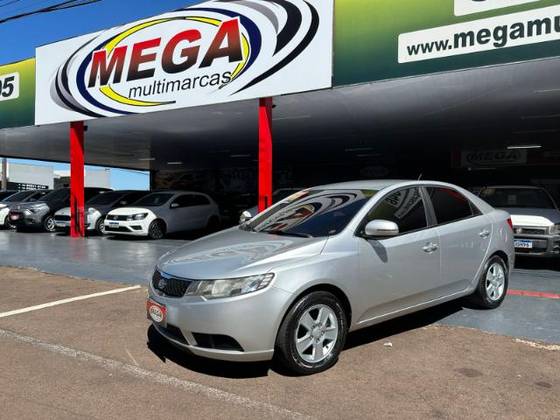 KIA CERATO 1.6 E.221 SEDAN 16V GASOLINA 4P MANUAL